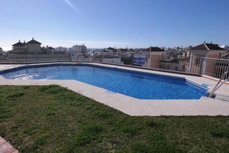 Amplio Apartamento Con Piscina Cerca De La Playa Nerja Exterior photo
